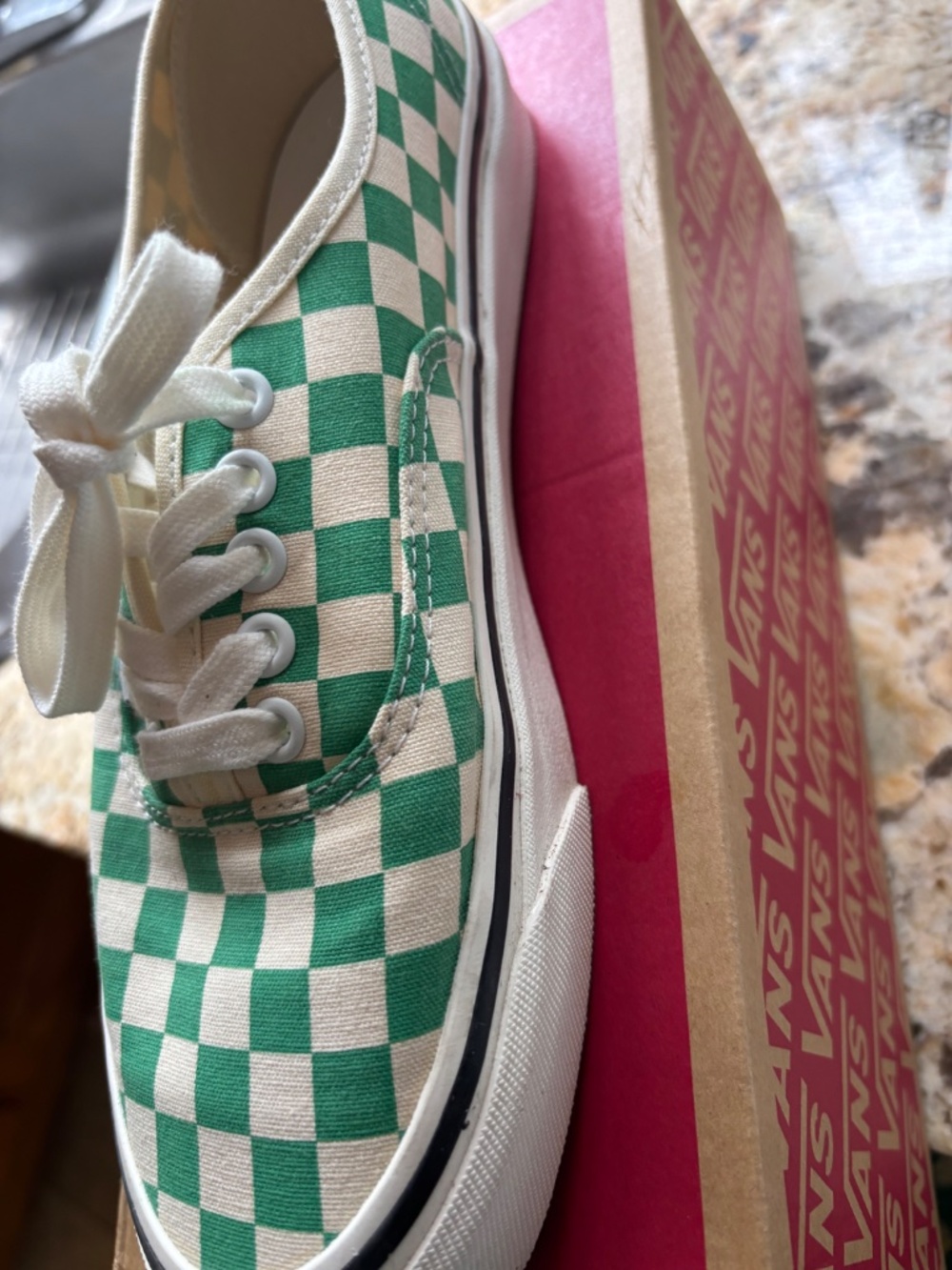 Vans - Picture 3 of 6